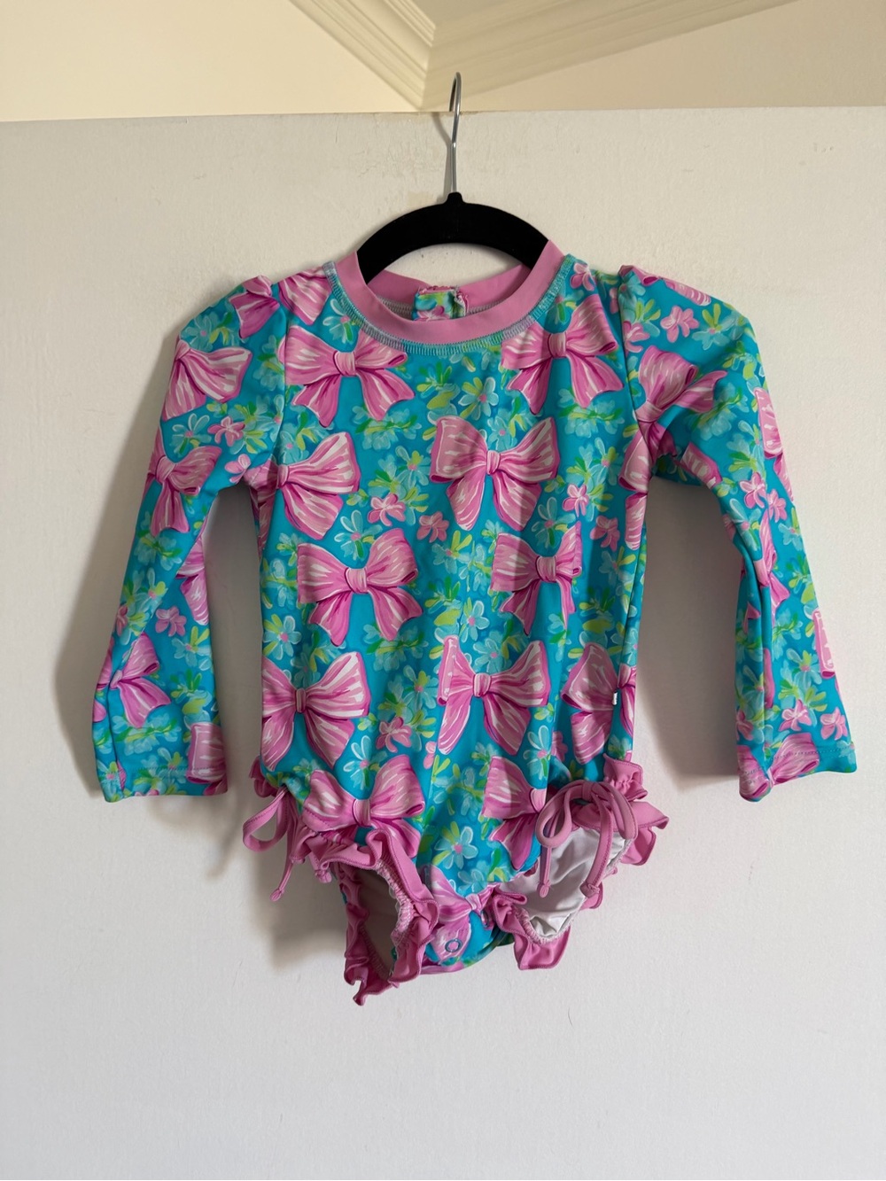 Caden Lane Toddler Girls Bow Print Long Sleeve Rash Guard Ruffle Bottom Swimsuit - Picture 3 of 7